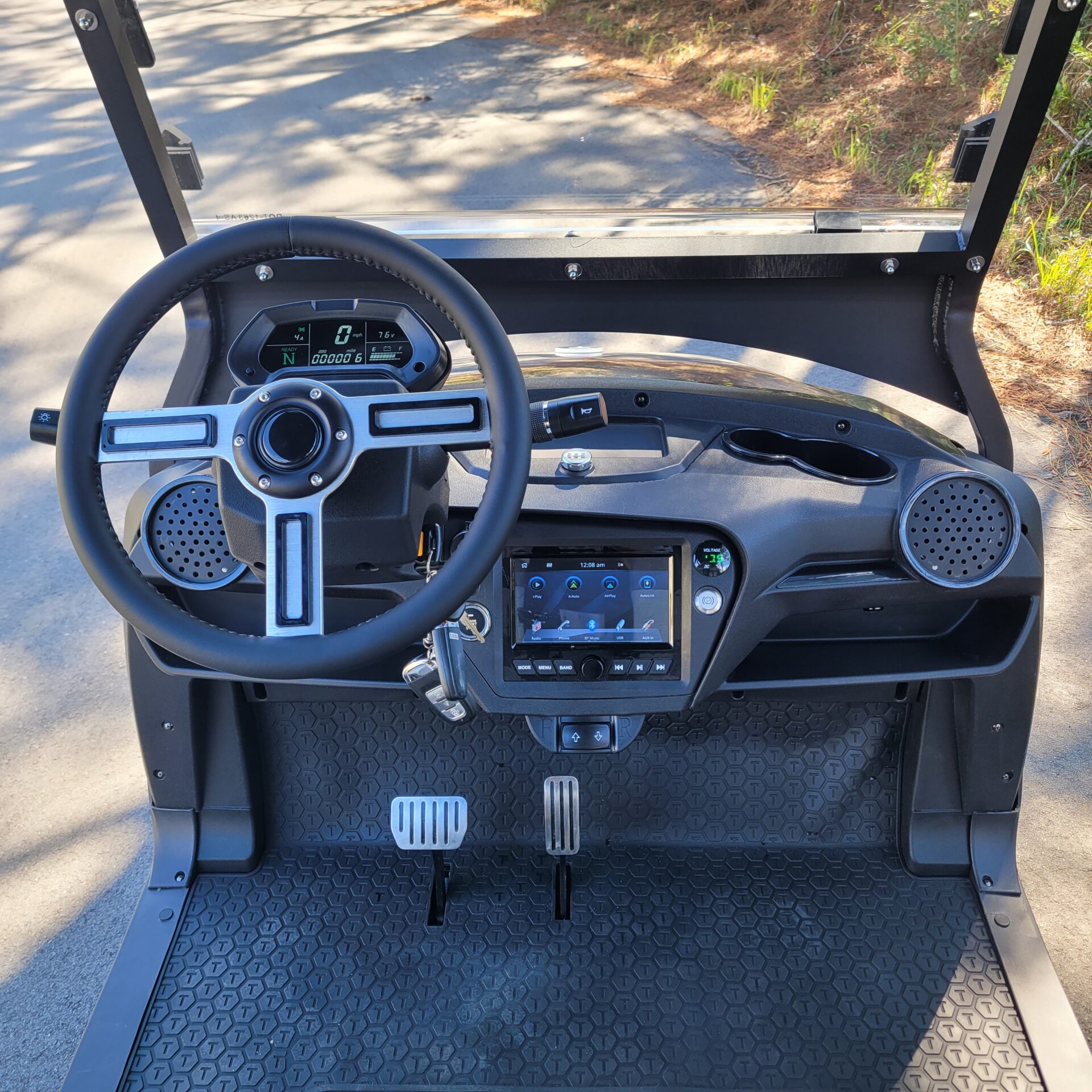 2026 Tronic EV 6P Lifted - Image 9