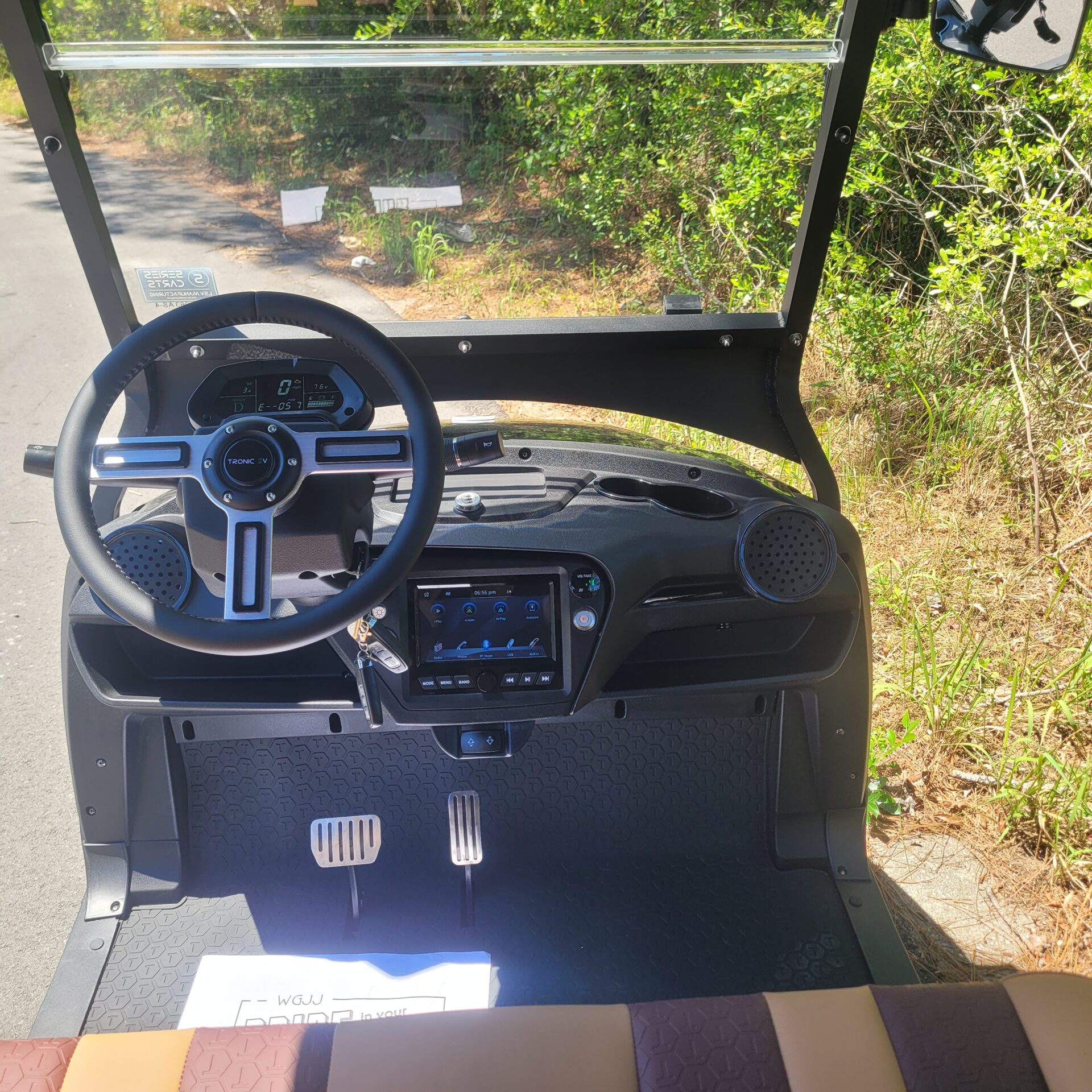 2026 Tronic EV 6P Black - Image 11